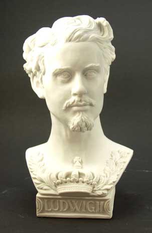 Petit buste du Roi Louis II en albâtre