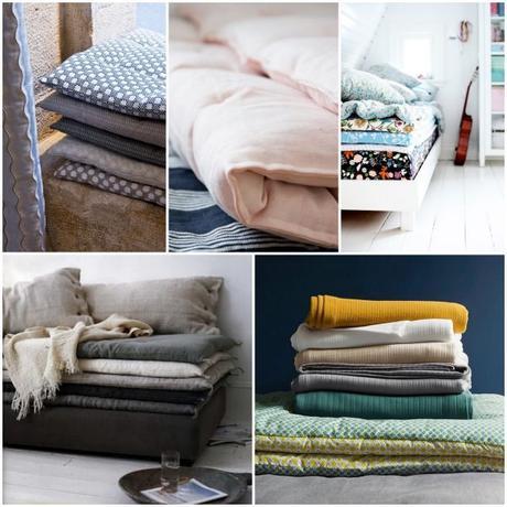 accumuler les matelas de sieste pour fabriquer un canapé banquette