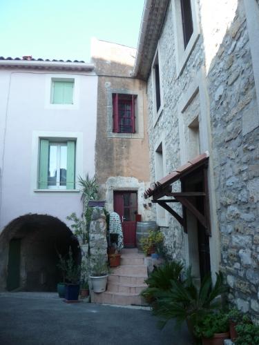 P1050970 VIELLE MAISON RUELLE 19 01 17 (1836 x 2448).jpg