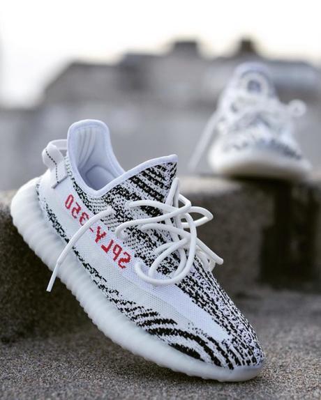 adidas Yeezy Boost 350 V2 Zebra CP9654 adidas Yeezy Boost 350 V2 Zebra