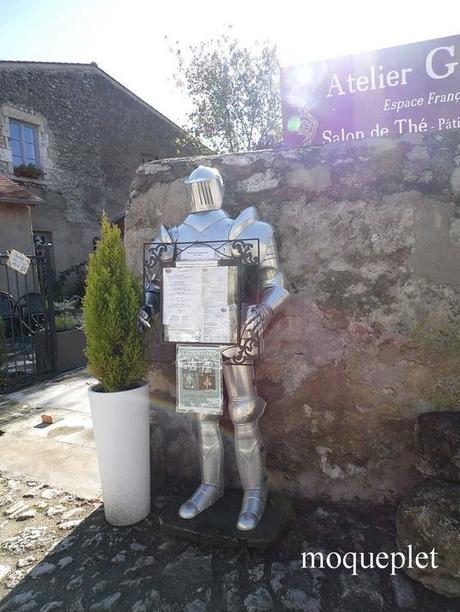 La France - Charroux - le village