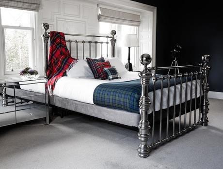 le tissu motif tartan dans la chambre