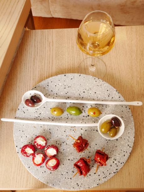 amuse-bouches italiens apéritif table basse