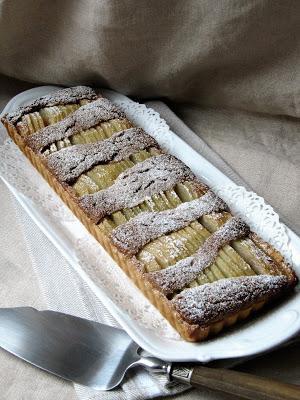 Tarte aux poires à la crème d'amandes & à la pâte aux spéculos Tarte aux poires à la crème d'amandes & à la pâte aux spéculos