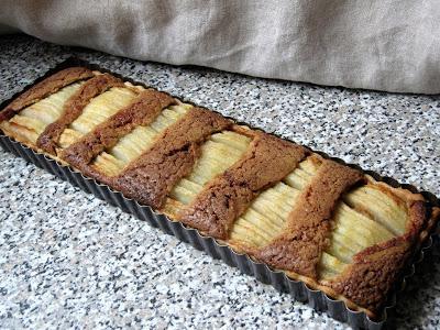 Tarte aux poires à la crème d'amandes & à la pâte aux spéculos Tarte aux poires à la crème d'amandes & à la pâte aux spéculos