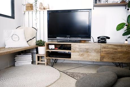Mon coin télé : nouvelle déco, plantes et mix de styles