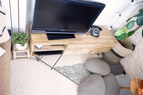 Mon coin télé : nouvelle déco, plantes et mix de styles