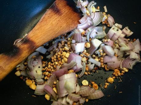 Dans le mil – Bajra poha (porridge de millet indien)