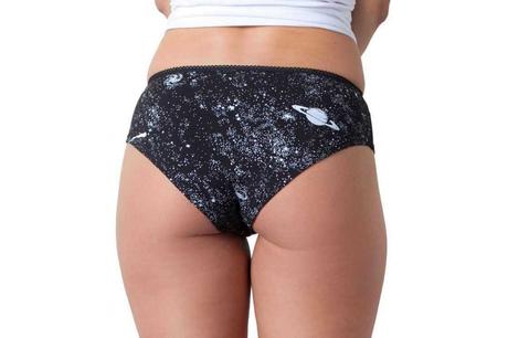 Des sous-vêtements phosphorescents pour être visible dans la nuit.