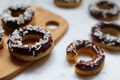 Petits gâteaux de semoule coco-mandarine-chocolat façon donuts