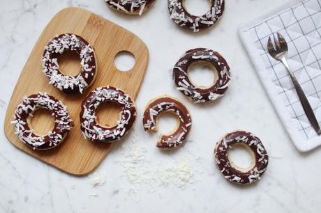 Petits gâteaux de semoule coco-mandarine-chocolat façon donuts