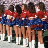 Comment a évolué le look des cheerleaders depuis 50 ans?