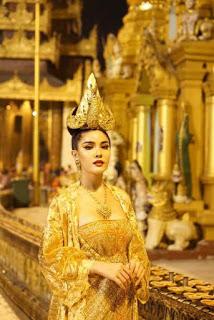 Ladyboy thaï provoque l'indignation à la pagode Shwedagon à Yangon