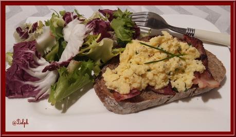 Tartines d'Oeufs brouillés au lard Tartines d'Oeufs brouillés au lard