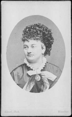 Josephine Schefzky, une photographie de la collection Manskopf
