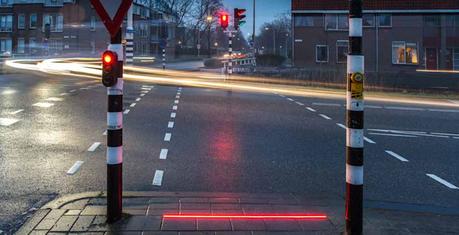 Des feux de circulation pour piétons distraits par leur téléphone à l’essai aux Pays-Bas