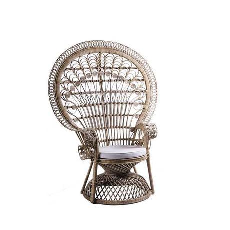 L'indémodable fauteuil Emmanuelle L'indémodable fauteuil Emmanuelle