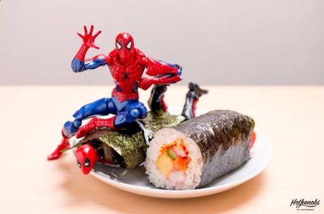 Il met en scène nos amis les super-héros dans différentes situations.