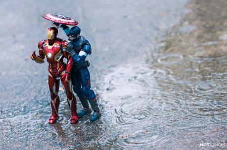 Il met en scène nos amis les super-héros dans différentes situations.