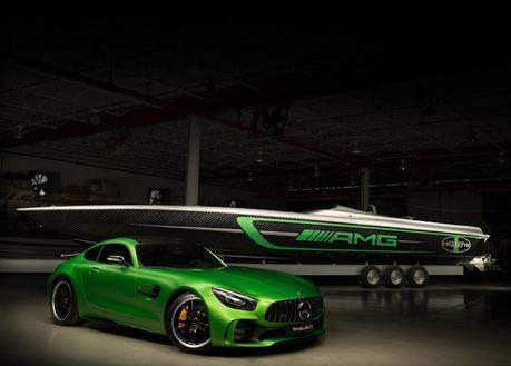 Mercedes-AMG s’associe à Cigarette Racing pour créer le « Marauder AMG boat »