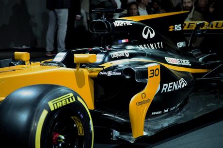 Bell & Ross dévoile la BR03 RS17 à Londres lors du lancement de la nouvelle voiture RS17 Renault Sport Formula One Team™ Bell & Ross dévoile la BR03 RS17 à Londres lors du lancement de la nouvelle voiture RS17 Renault Sport Formula One Team™