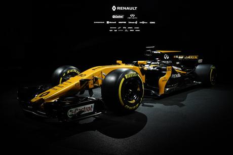 Bell & Ross dévoile la BR03 RS17 à Londres lors du lancement de la nouvelle voiture RS17 Renault Sport Formula One Team™