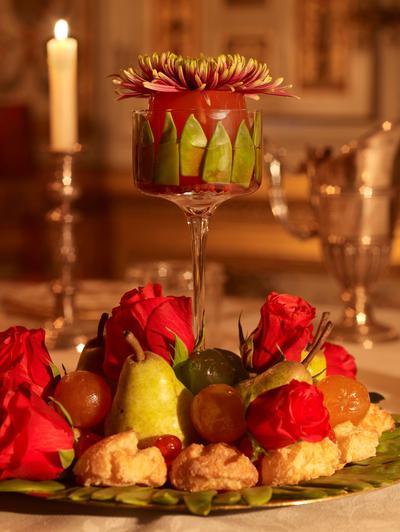 Objet de soins particuliers dès le XVIIe siècle, le dessert, par sa mise en scène recherchée, révèle le talent du maître d'hôtel.