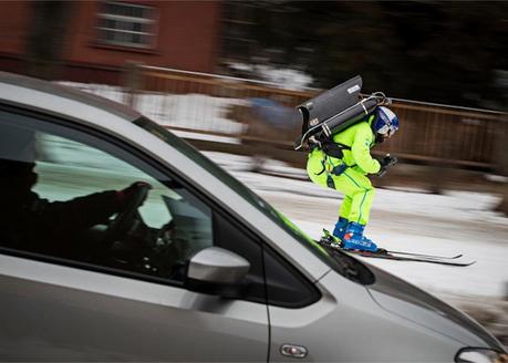 Skier en ville, c’est possible grâce à un jetpack