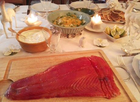 CHRISTMAS IN MARCH / GRAVLAX ROSA DE SALMÓN, BLINIS DE SARRACENO Y NATA AL WASABI /  GRAVLAX AU SAUMON, BLINIS AU SARRASIN ET CHANTILLY WASABI-CITRON VERT