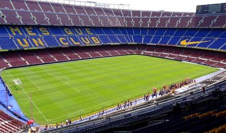 Le terrain du Camp Nou est-il plus grand qu’ailleurs?