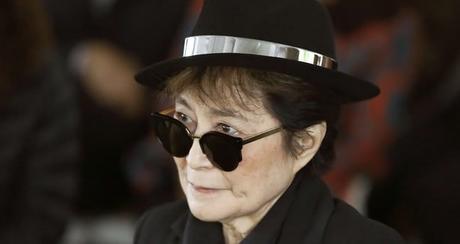 [Revue de presse] Yoko Ono: L’état de santé de la veuve de John Lennon se dégraderait