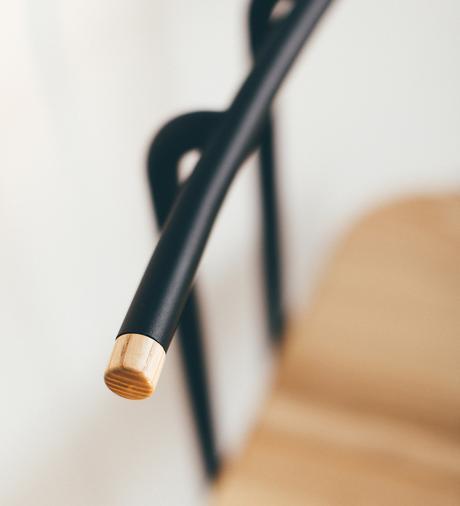 L01 chaise courbée par Alexander Vezlomtsev L01 chaise courbée par Alexander Vezlomtsev