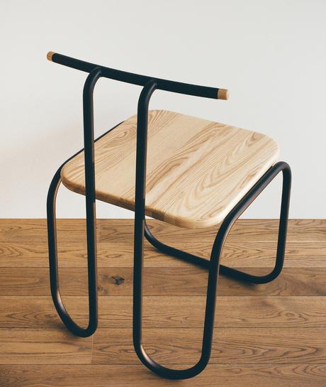 L01 chaise courbée par Alexander Vezlomtsev L01 chaise courbée par Alexander Vezlomtsev