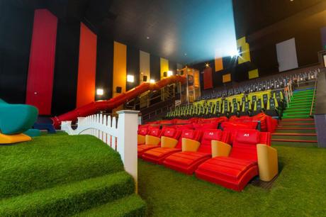 Des salles de cinéma avec aires de jeux pour enfants débarquent en Californie