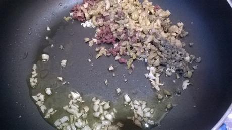 Linguine alla puttanesca Linguine alla puttanesca