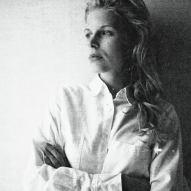 Kateri Lemmens – Un homme se penche…