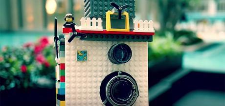 Il crée un appareil photo avec des briques de LEGO