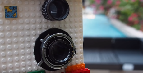 Il crée un appareil photo avec des briques de LEGO