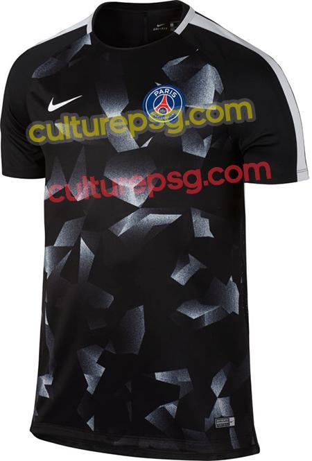 Découvrez en exclusivité les équipements du PSG pour la saison 2017-2018 ! Découvrez en exclusivité les équipements du PSG pour la saison 2017-2018 !
