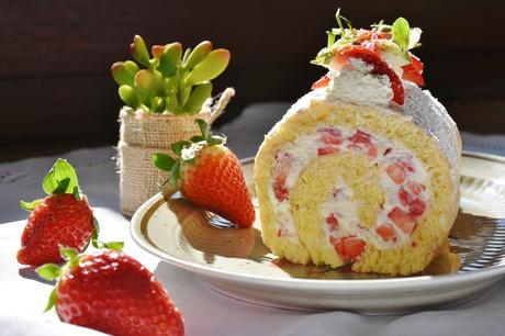 Gâteau roulé aux fraises