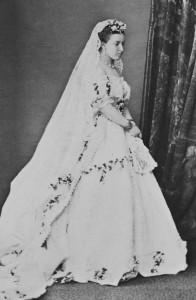 La Reine Victoria et Tradition la robe de mariée blanche