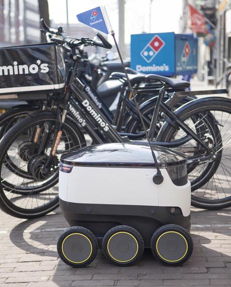 Les livreurs de Domino’s Pizza remplacés par des robots