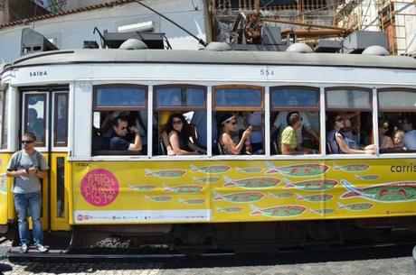 Le vieux tram de Lisbonne: attention à la grosse affluence en été 