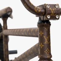 Nigel Sylvester présente son BMX imprimé du monogramme Louis Vuitton