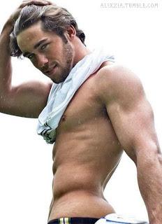 Et votre book boyfriend de Mars est...