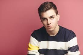 Huit questions à Panayotis Pascot