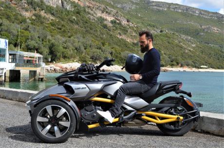 Can-Am Spyder: moto à 3 roues testée sur les routes Portugaises