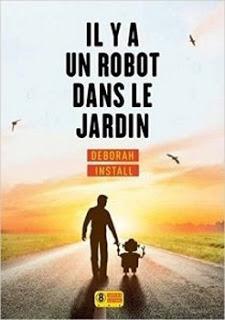 Il y a un robot dans le jardin.