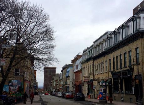 Quoi faire à Québec en quelques idées d’activités La rue St-Jean par une journée de printemps.