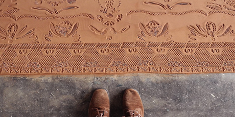 ART : Rena Detrixhe’s Shoe Print Rugs